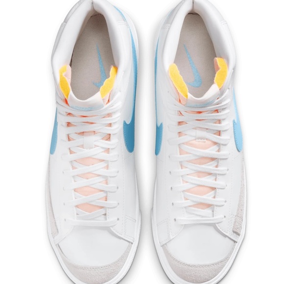 Nike Men’s BLAZER MID '77 VNTG

Style BQ6806-126 Sneakers - Picture 8 of 16